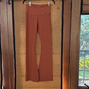 Nike Women's Rust Flare Yoga Pants